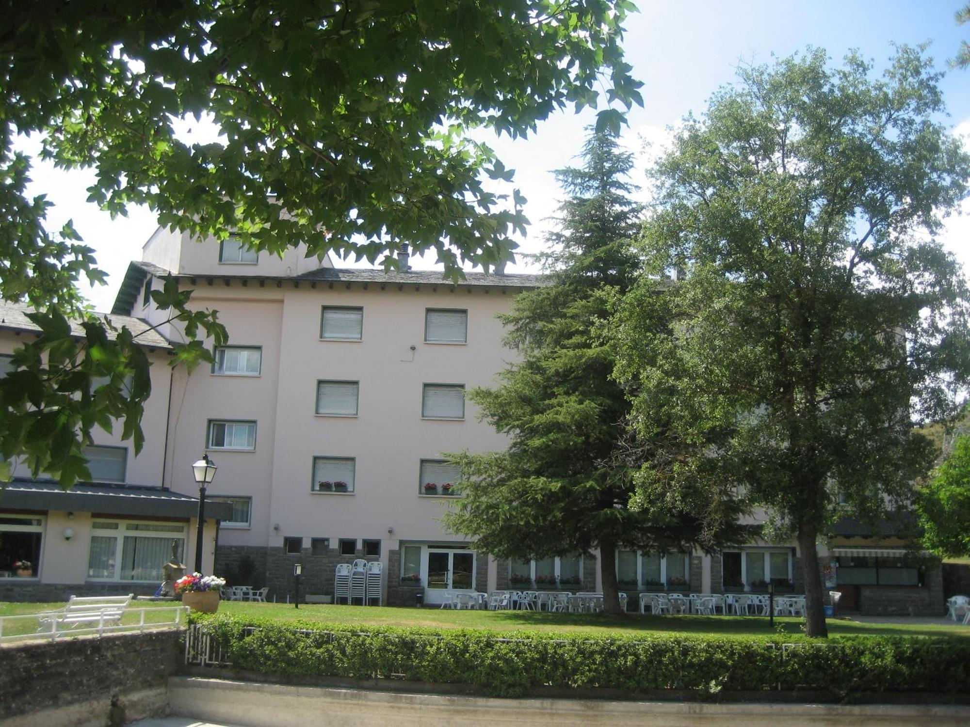 Hotel La Pardina Sabiñánigo Екстериор снимка