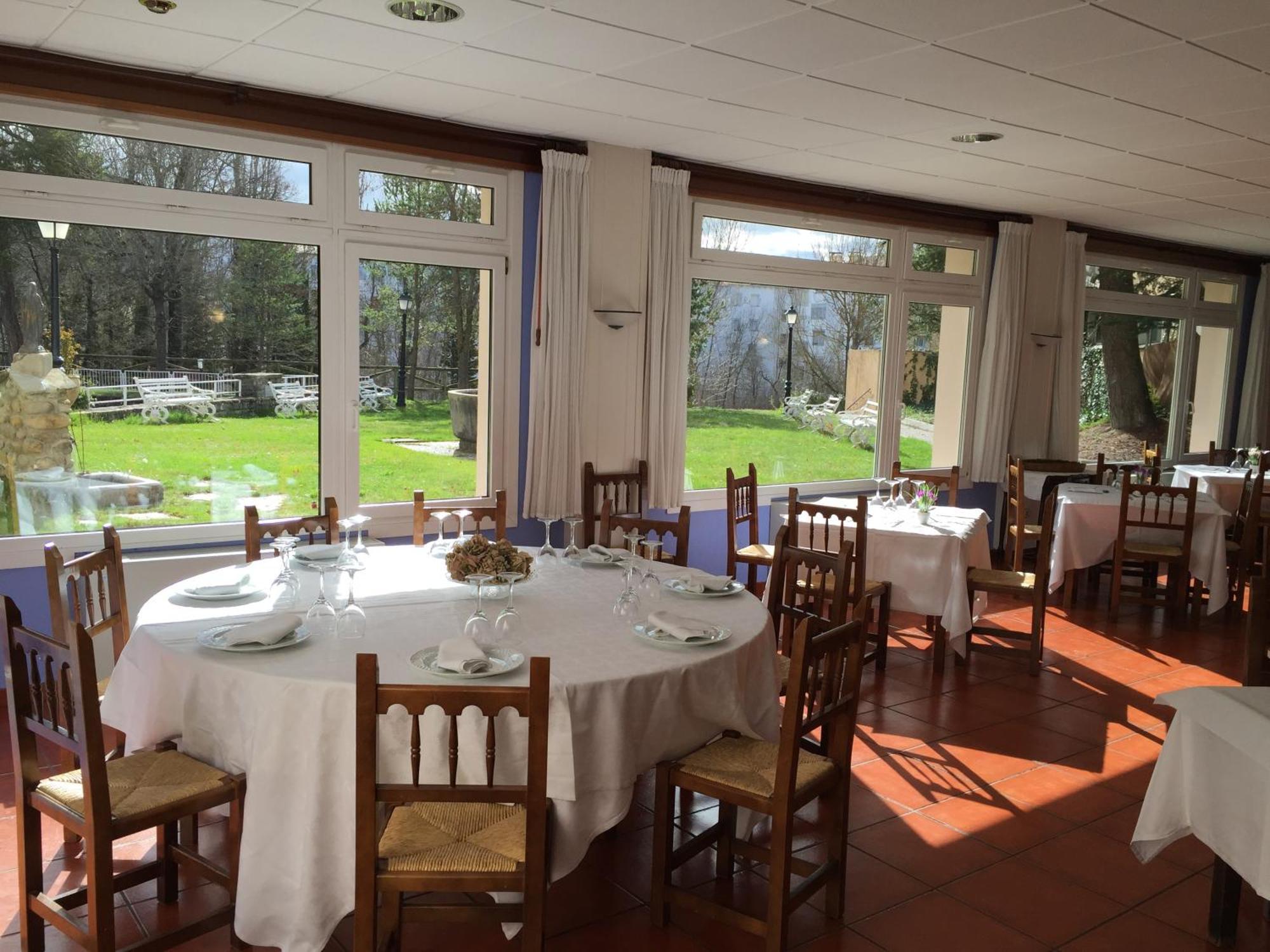 Hotel La Pardina Sabiñánigo Екстериор снимка